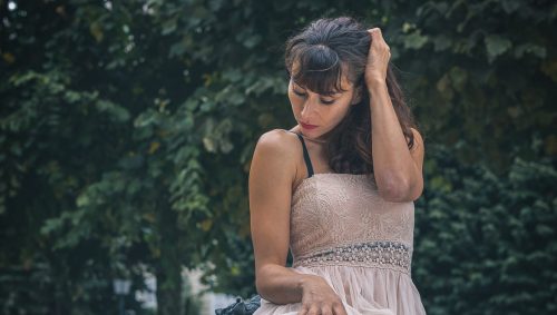 Jessica pour une photo sensuelle et vintage