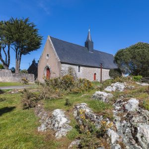 careil - chapelle St matthieu et affleurement rocheux