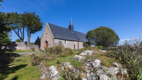 careil - chapelle St matthieu et affleurement rocheux 