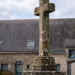 Queniquen-place de la croix